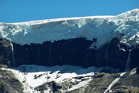 トロナドール山の黒い氷河